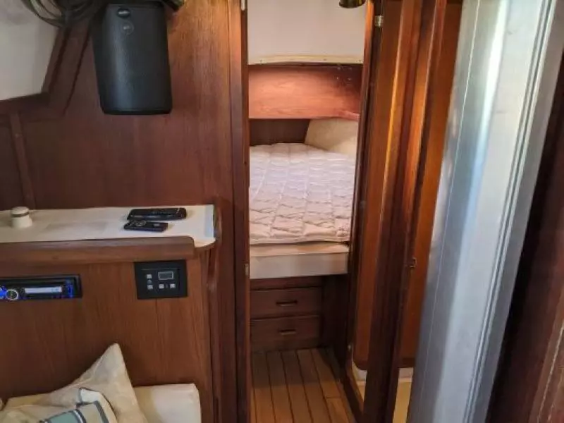 33ft Caliber Yacht For Sale