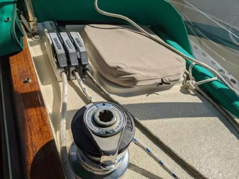 33ft Caliber Yacht For Sale