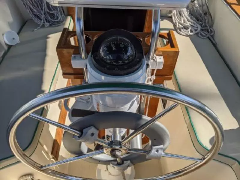 33ft Caliber Yacht For Sale