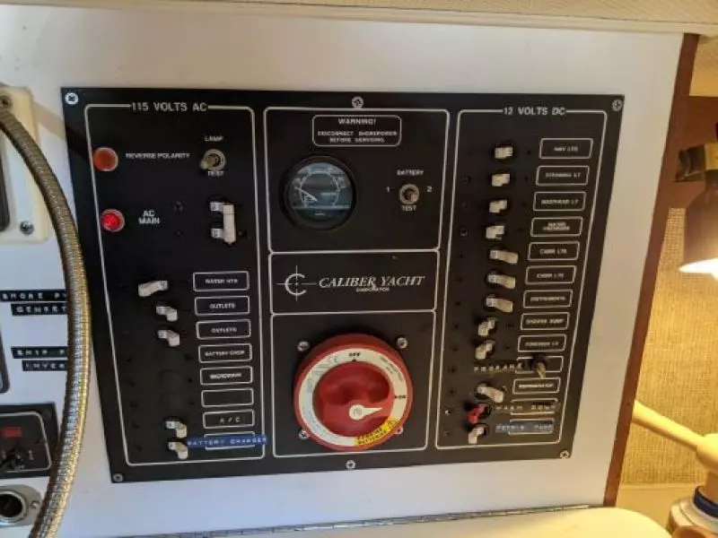 33ft Caliber Yacht For Sale