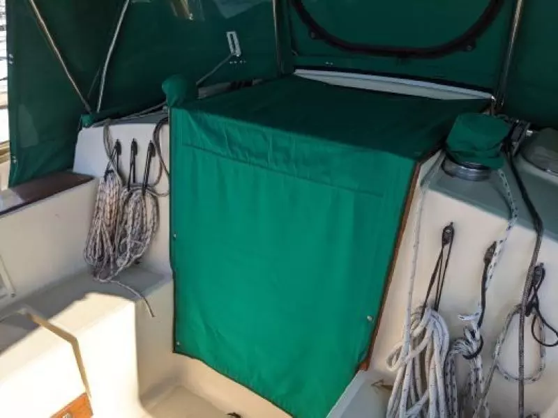 33ft Caliber Yacht For Sale