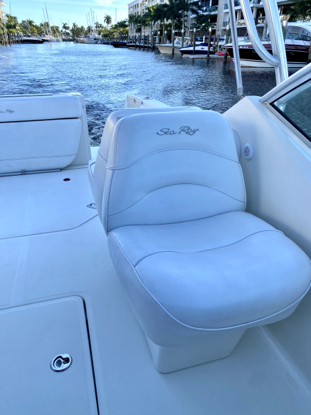 30' 2005 Sea Ray 270 Amberjack