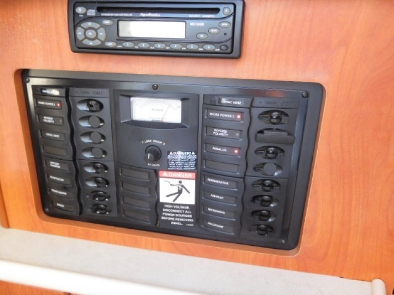 2005 Bayliner 275