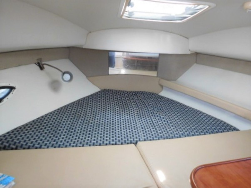 2005 Bayliner 275