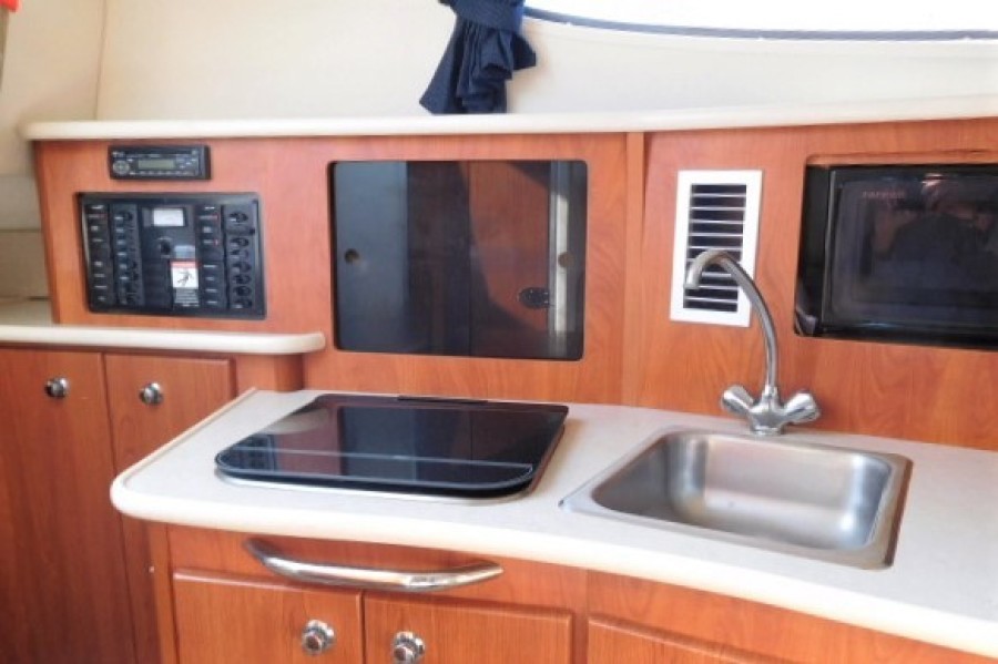 2005 Bayliner 275