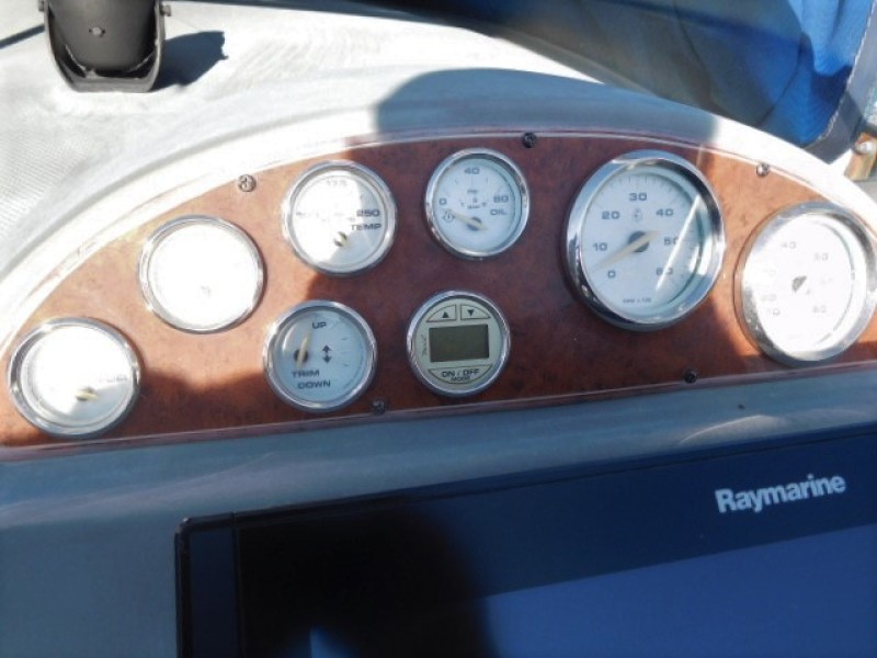 2005 Bayliner 275