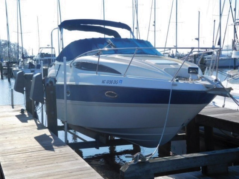 2005 Bayliner 275