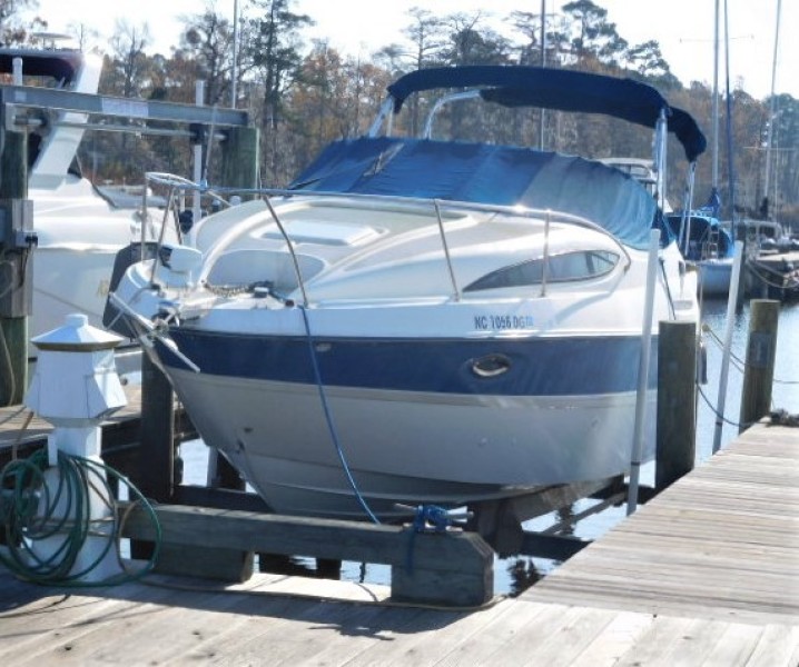 2005 Bayliner 275