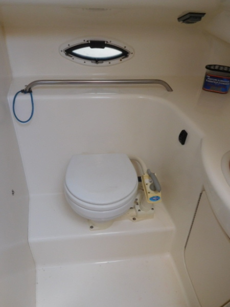 2005 Bayliner 275