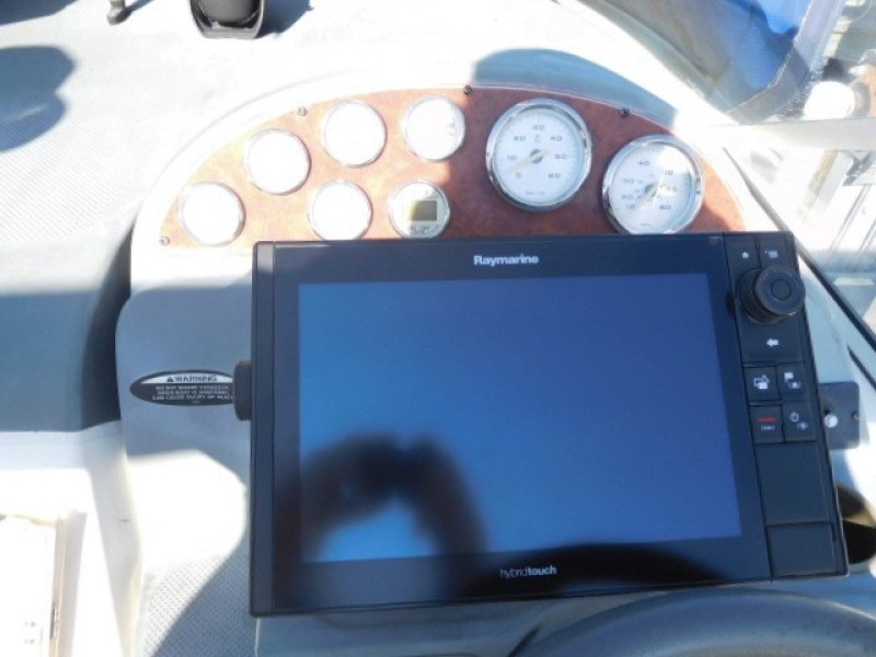 2005 Bayliner 275