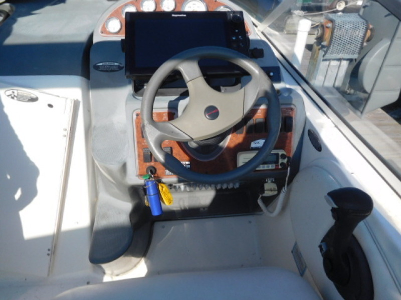 2005 Bayliner 275