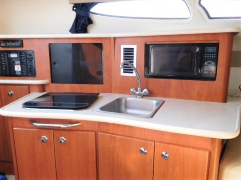 2005 Bayliner 275