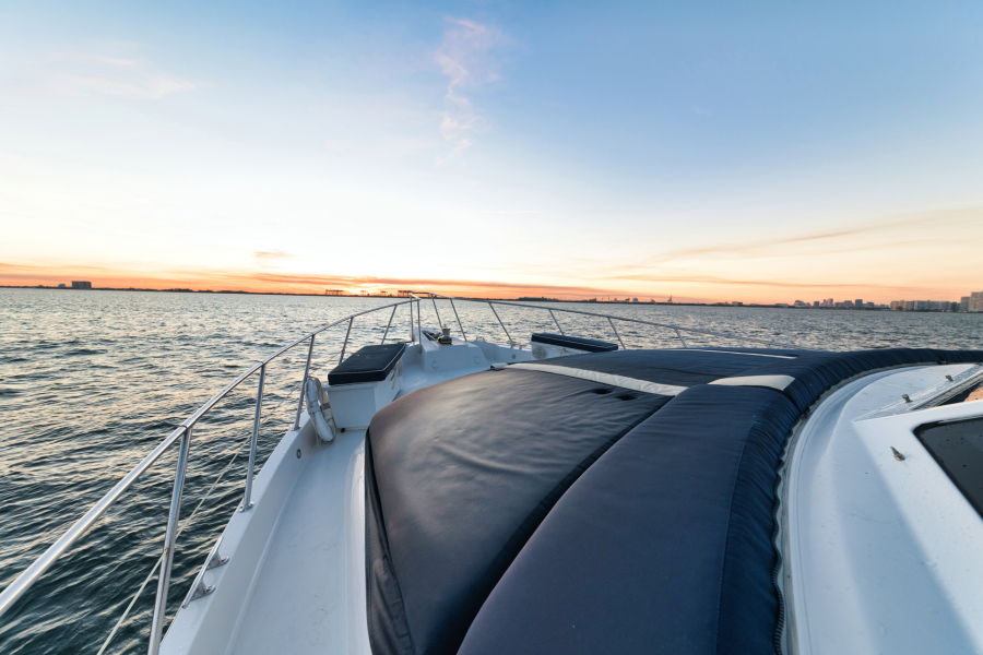 75' 2002 Hatteras CPMY