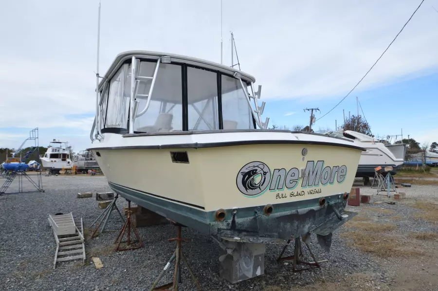 One More 25ft Chris Craft Yacht For Sale