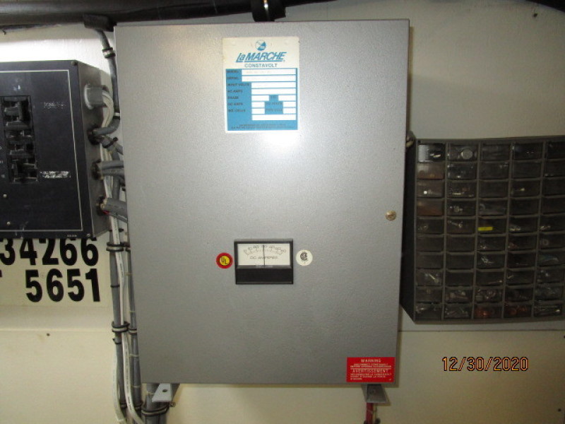 70' Hatteras battery charger