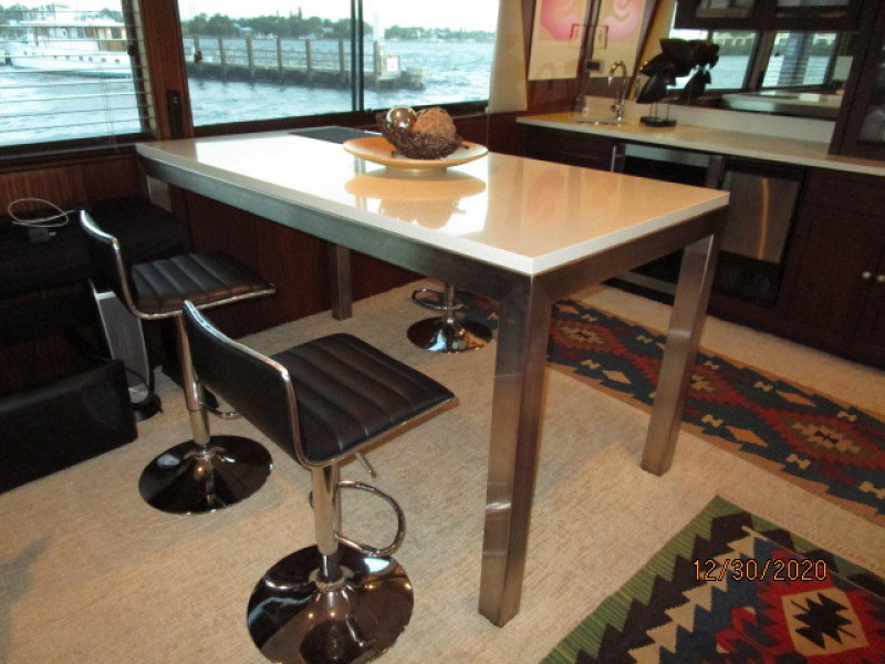 70' Hatteras salon port table