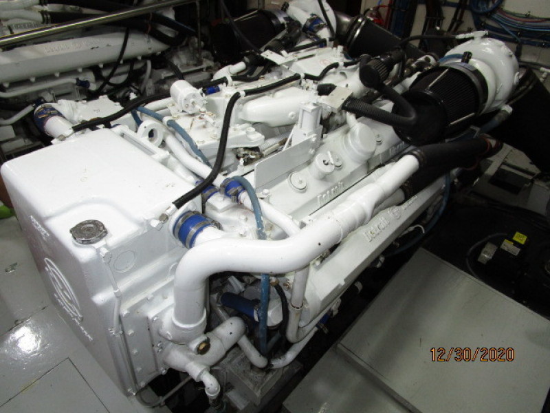 70' Hatteras port main engine2