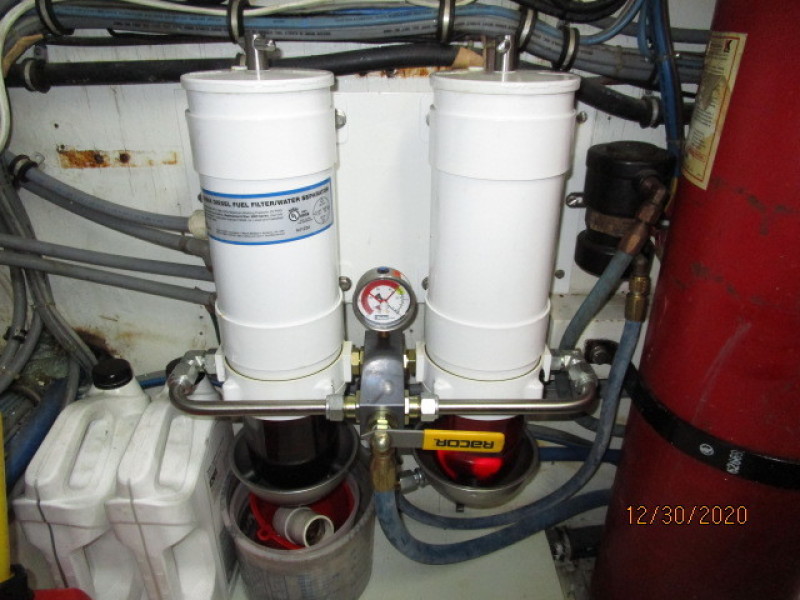 70' Hatteras port Racor fuel filters
