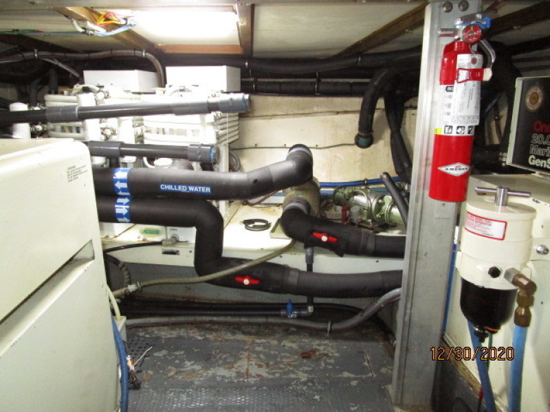 70' Hatteras generator room port