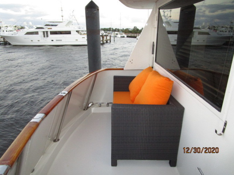 70' Hatteras aftdeck port