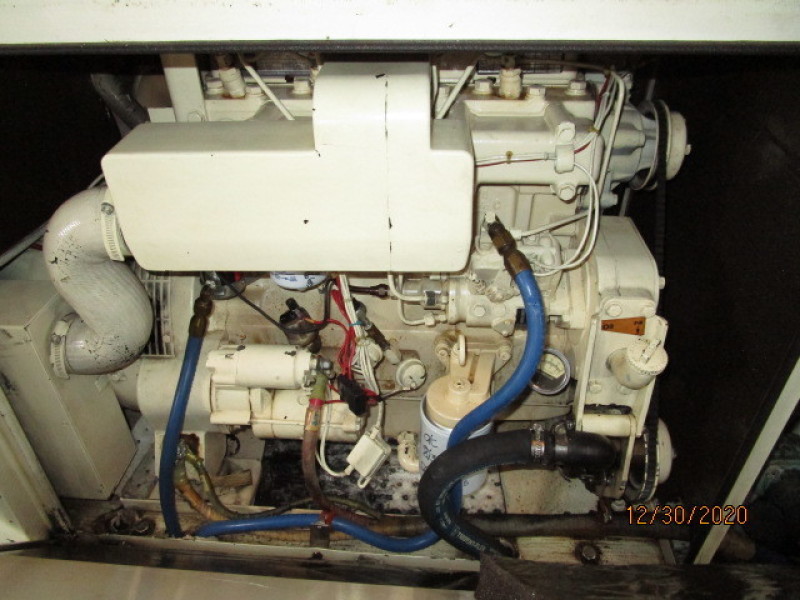 70' Hatteras generator1