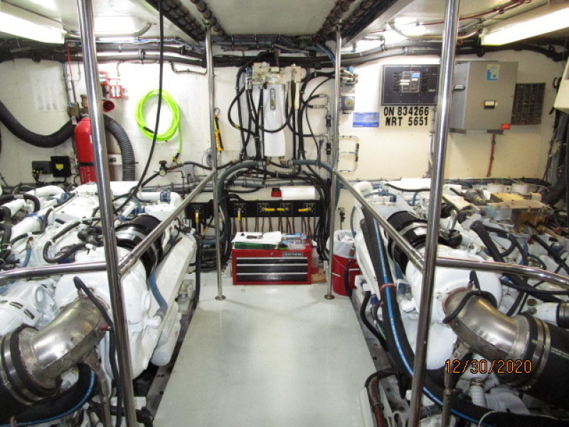 70' Hatteras engine room forward