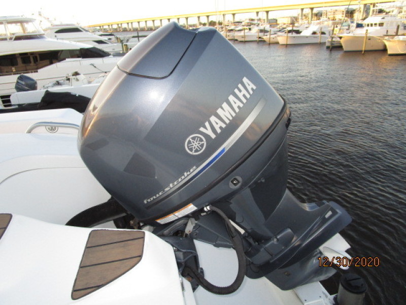 70' Hatteras tender outboard