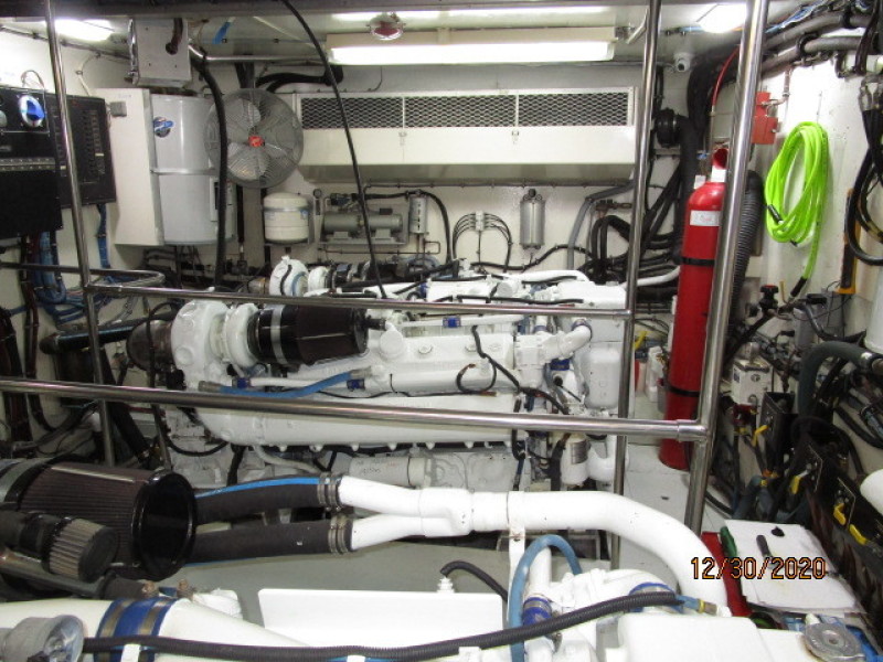 70' Hatteras engine room port