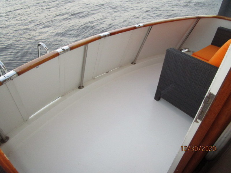 70' Hatteras aftdeck