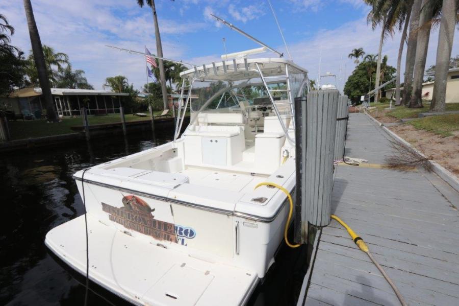 38' 2007 Rampage 38 Express