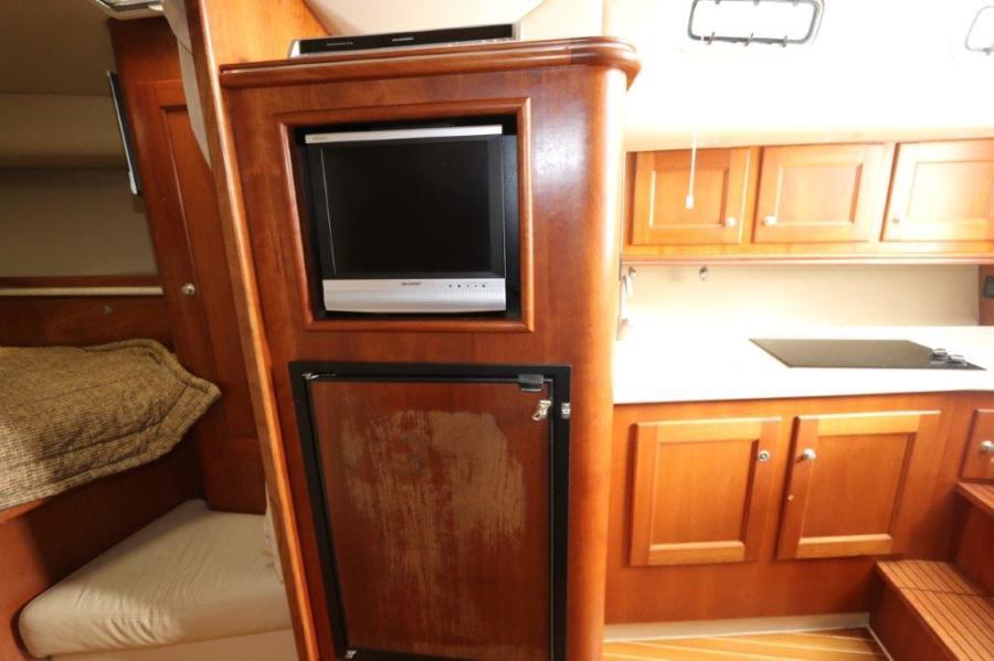 38' 2007 Rampage 38 Express