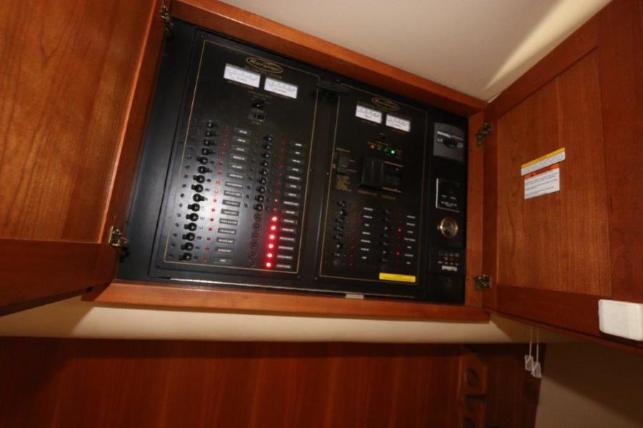 38' 2007 Rampage 38 Express