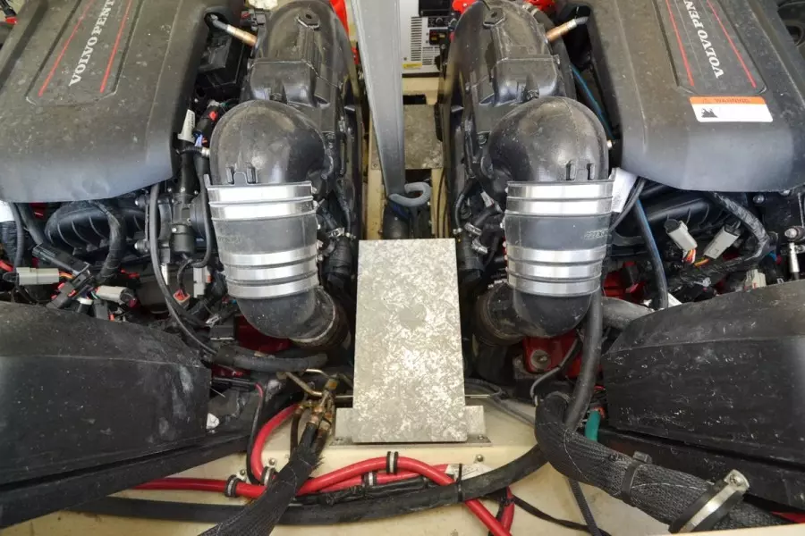 2018 Regal 35 Sport Coupe