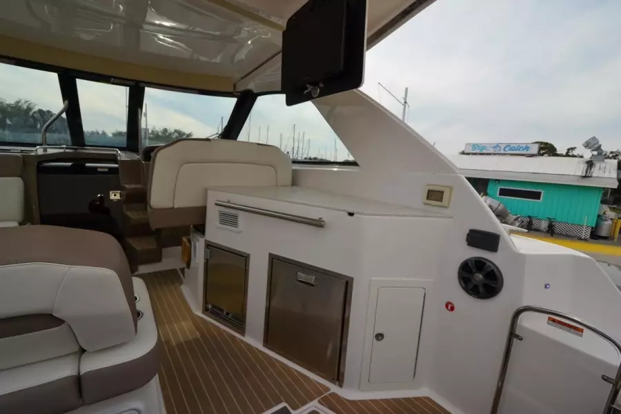 2018 Regal 35 Sport Coupe