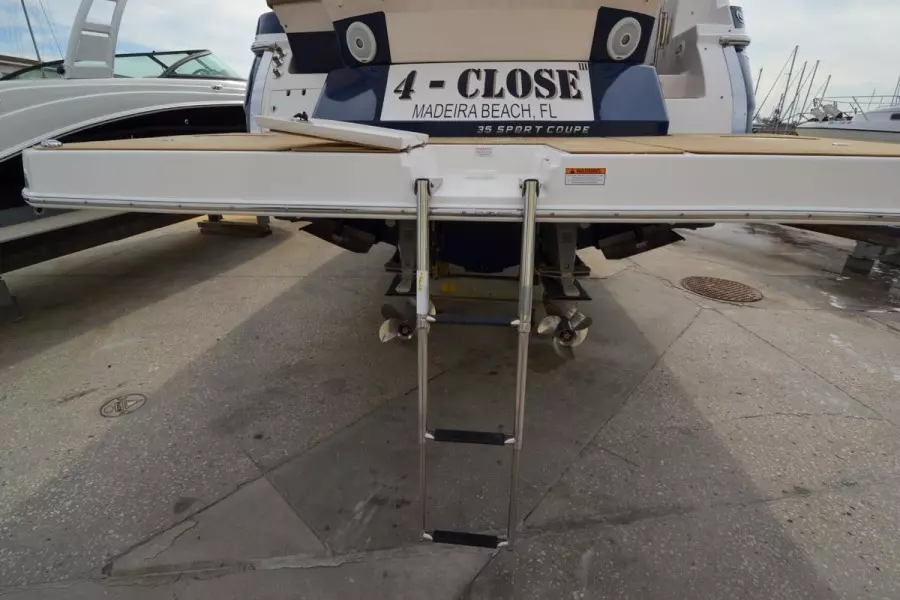 2018 Regal 35 Sport Coupe