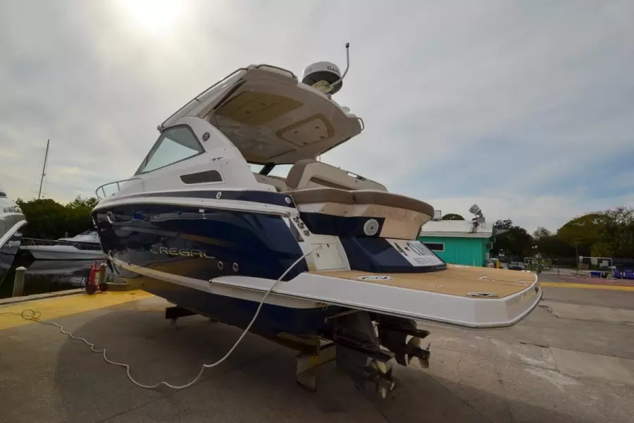 2018 Regal 35 Sport Coupe