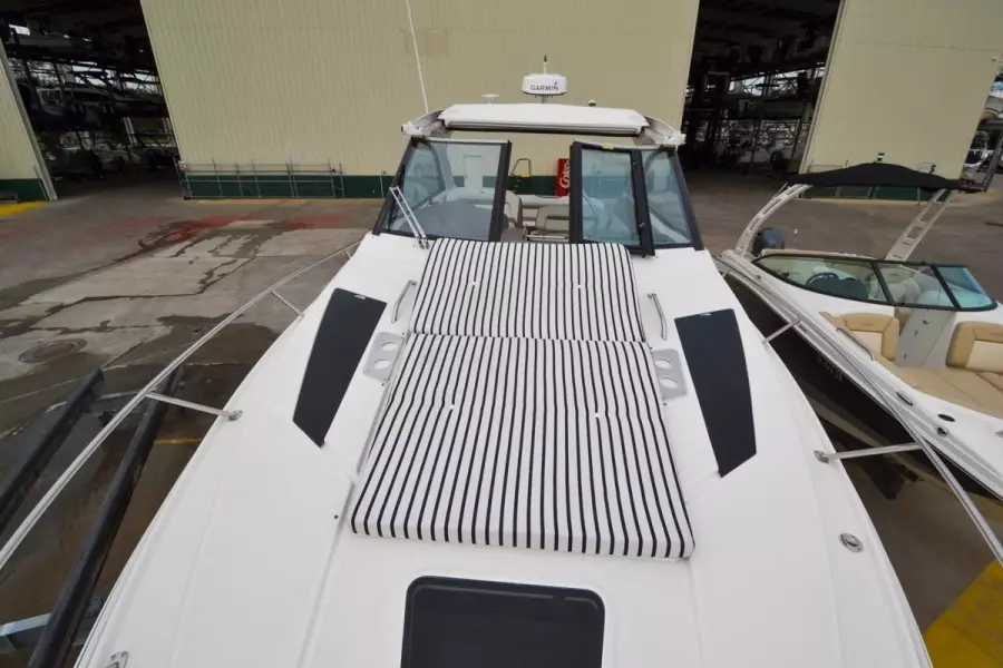 2018 Regal 35 Sport Coupe