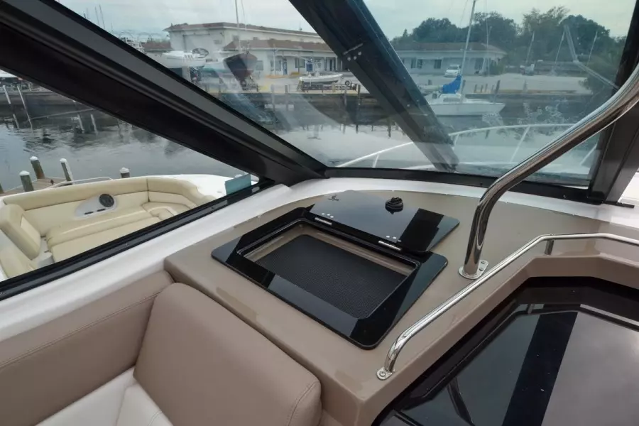 2018 Regal 35 Sport Coupe