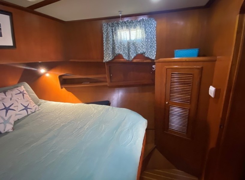 2005 Mariner Orient 40