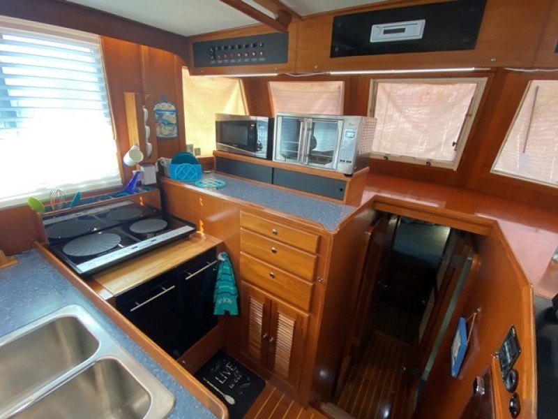 2005 Mariner Orient 40