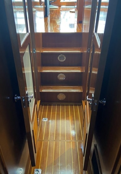 2005 Mariner Orient 40