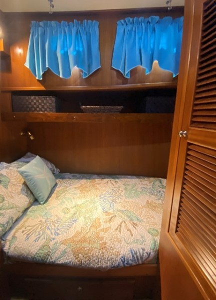2005 Mariner Orient 40