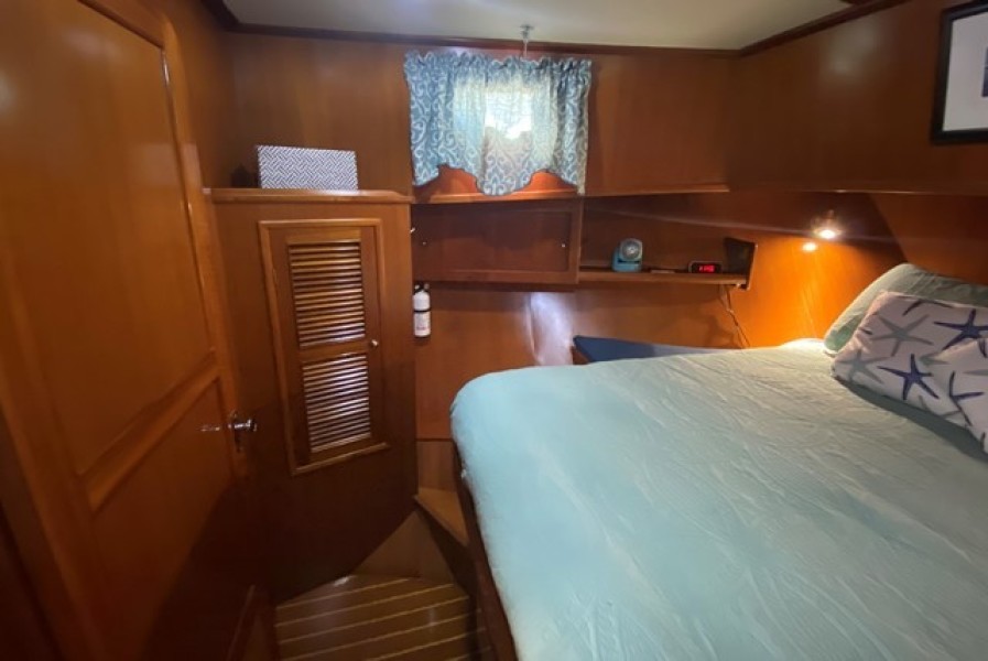 2005 Mariner Orient 40