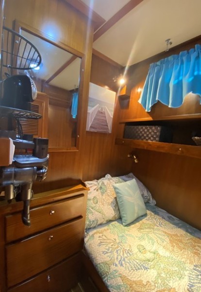 2005 Mariner Orient 40