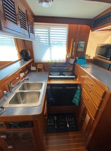 2005 Mariner Orient 40