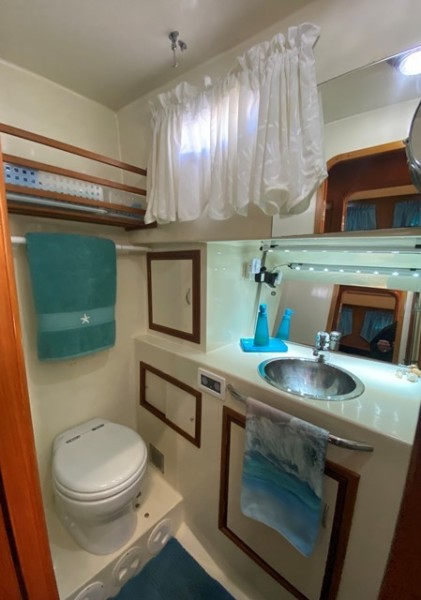 2005 Mariner Orient 40