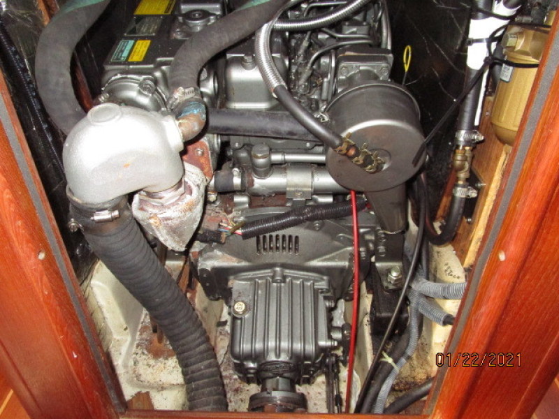 37' Hunter Auxiliary3