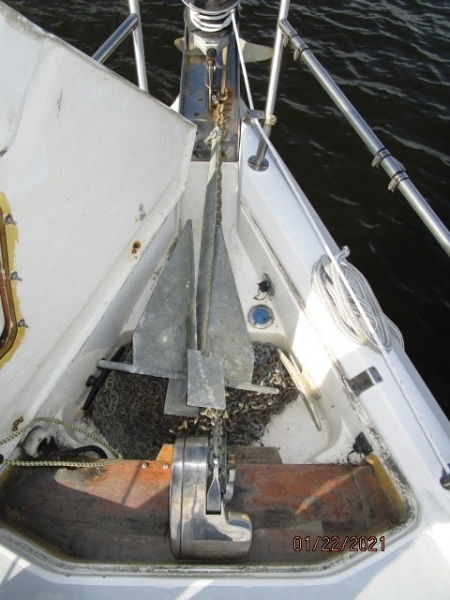 37' Hunter Anchor Windlass