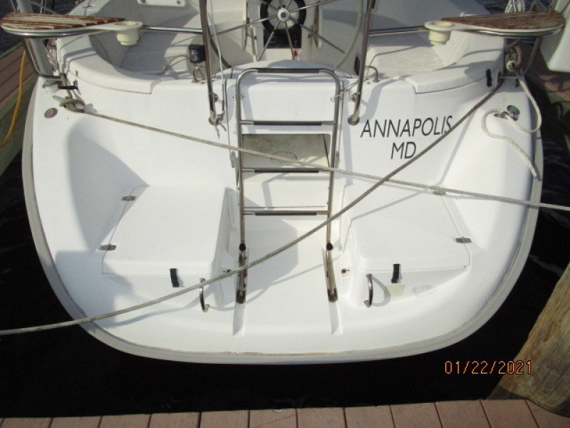 37' Hunter Swimplatform
