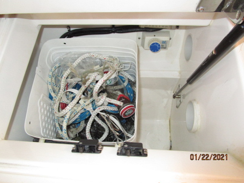 37' Hunter Galley Freezer